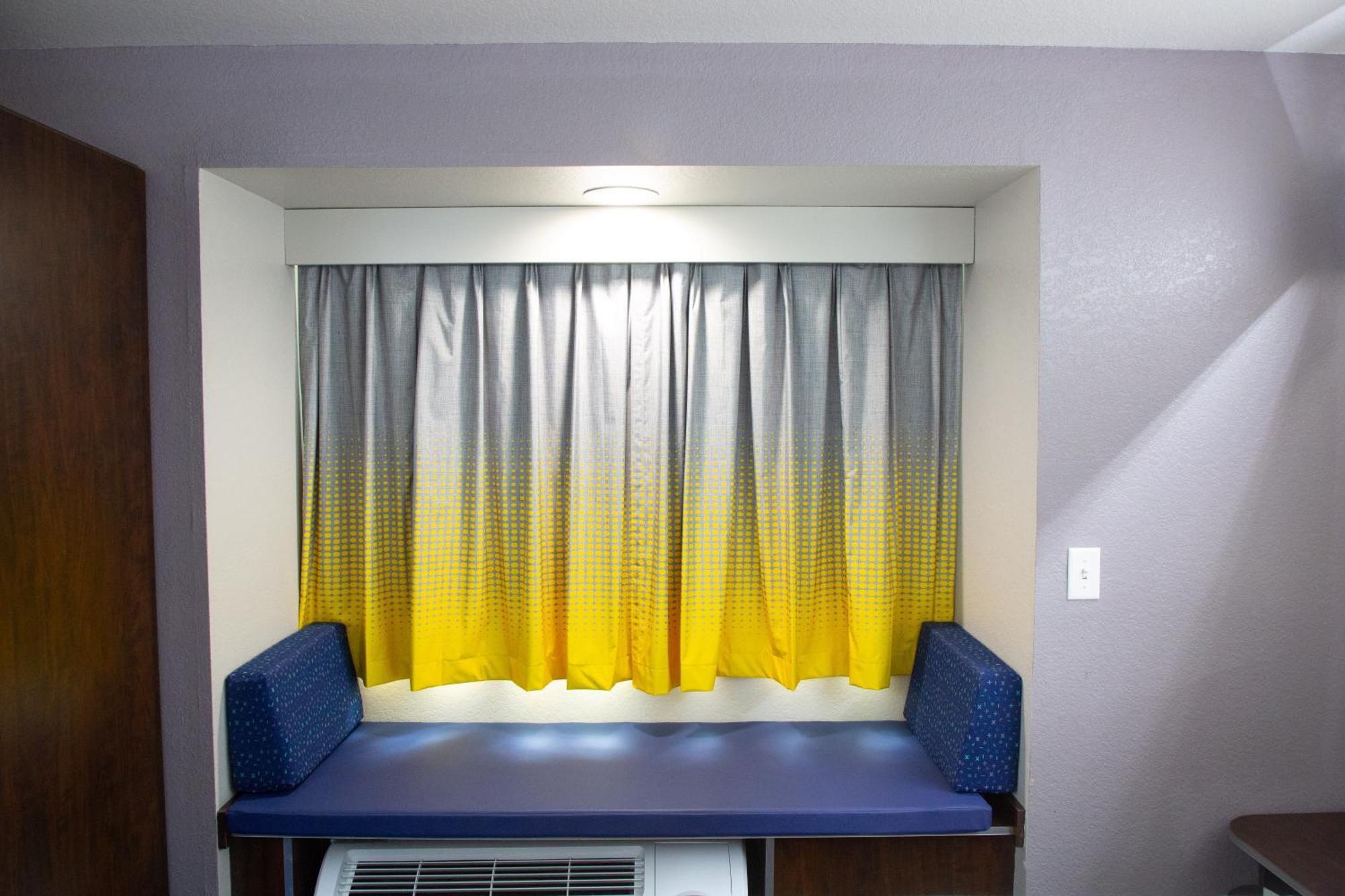 Microtel Inn & Suites By Wyndham סרסי מראה חיצוני תמונה