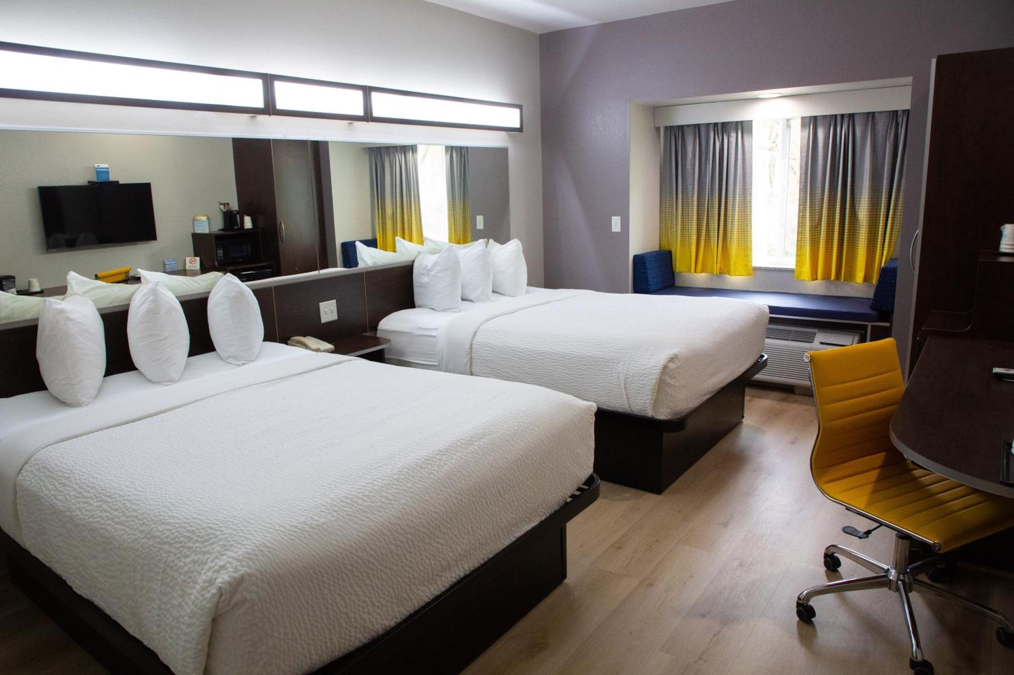 Microtel Inn & Suites By Wyndham סרסי מראה חיצוני תמונה