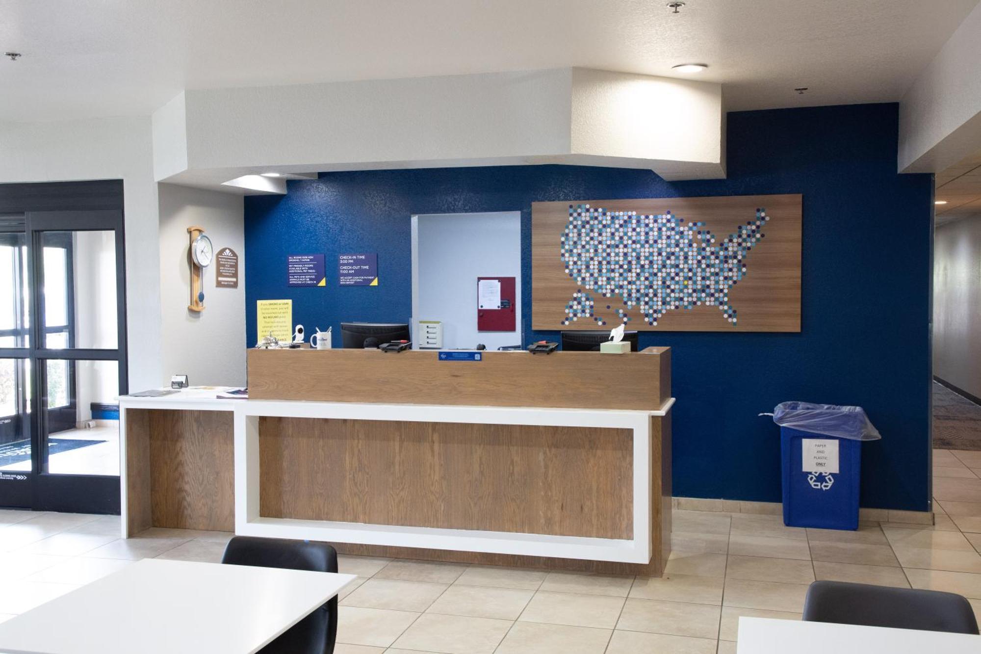 Microtel Inn & Suites By Wyndham סרסי מראה חיצוני תמונה