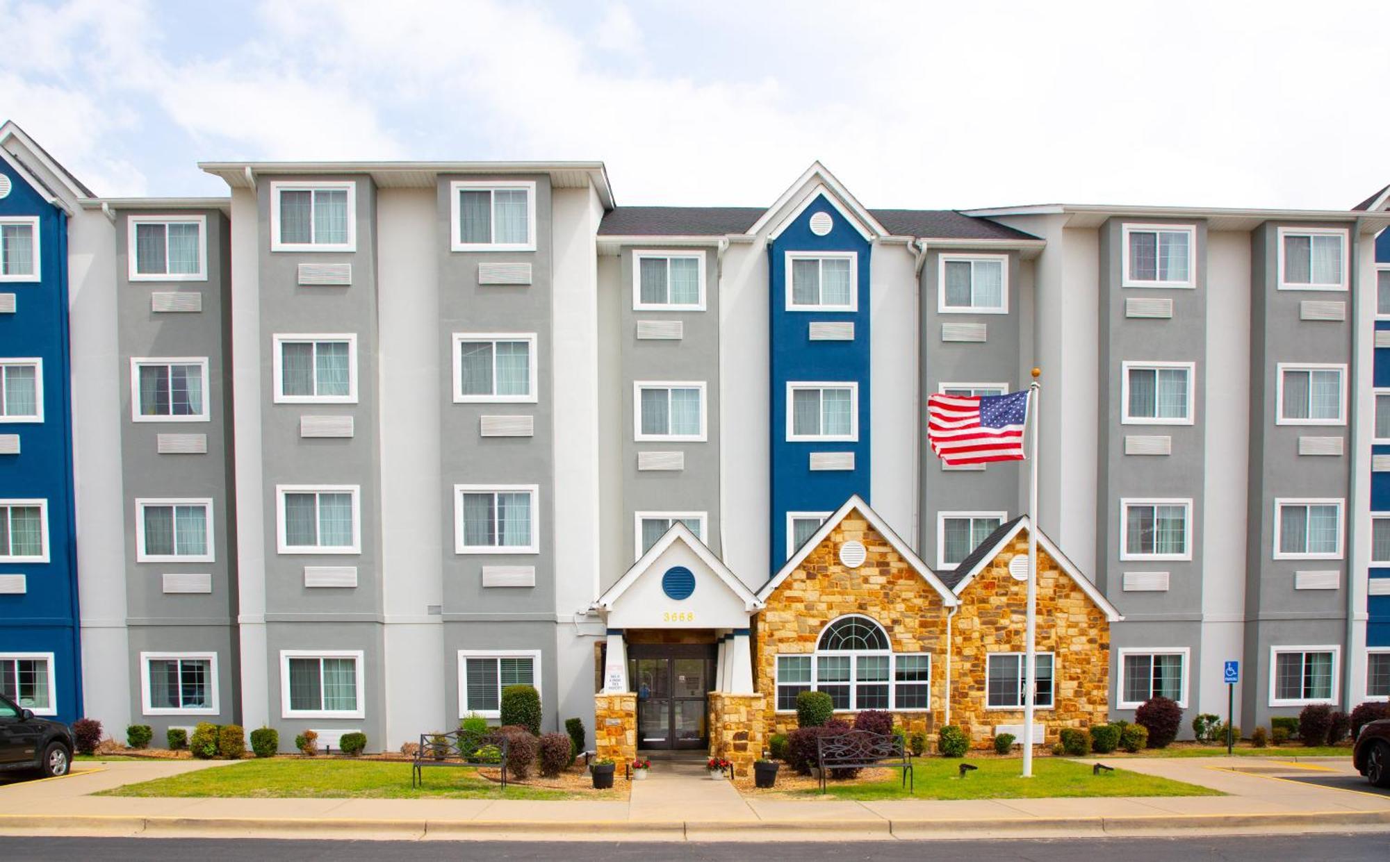 Microtel Inn & Suites By Wyndham סרסי מראה חיצוני תמונה
